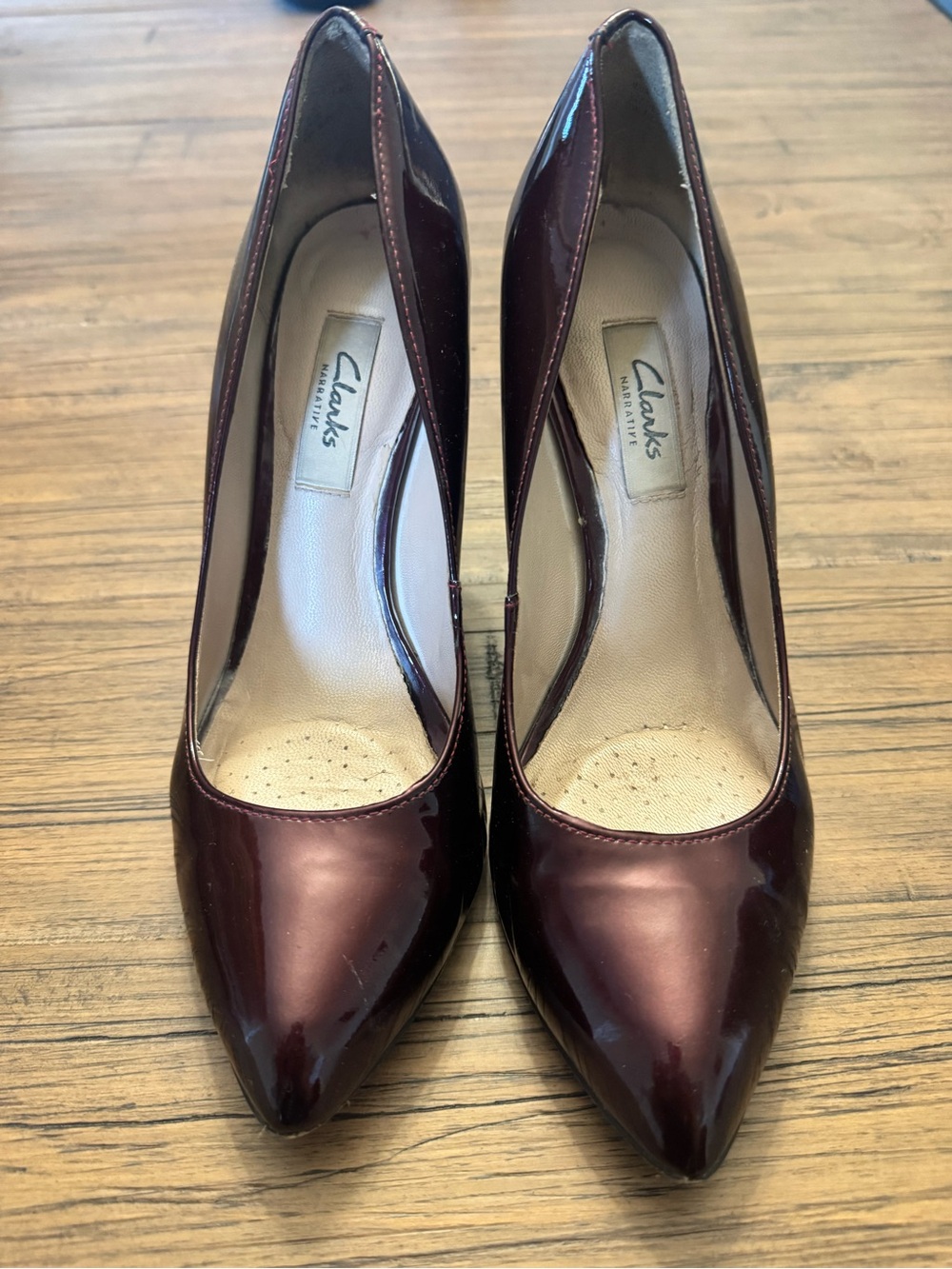 Clarks Women’s Burgundy Patent Pointed Toe Pumps Always Chic